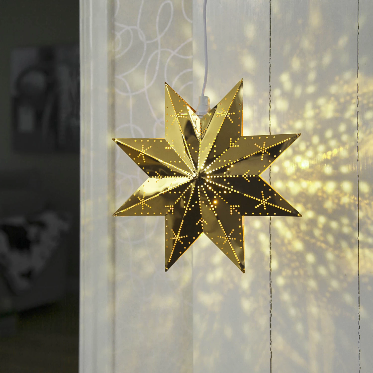 Perforierter Stern In Glänzendem Messing – Bild 8