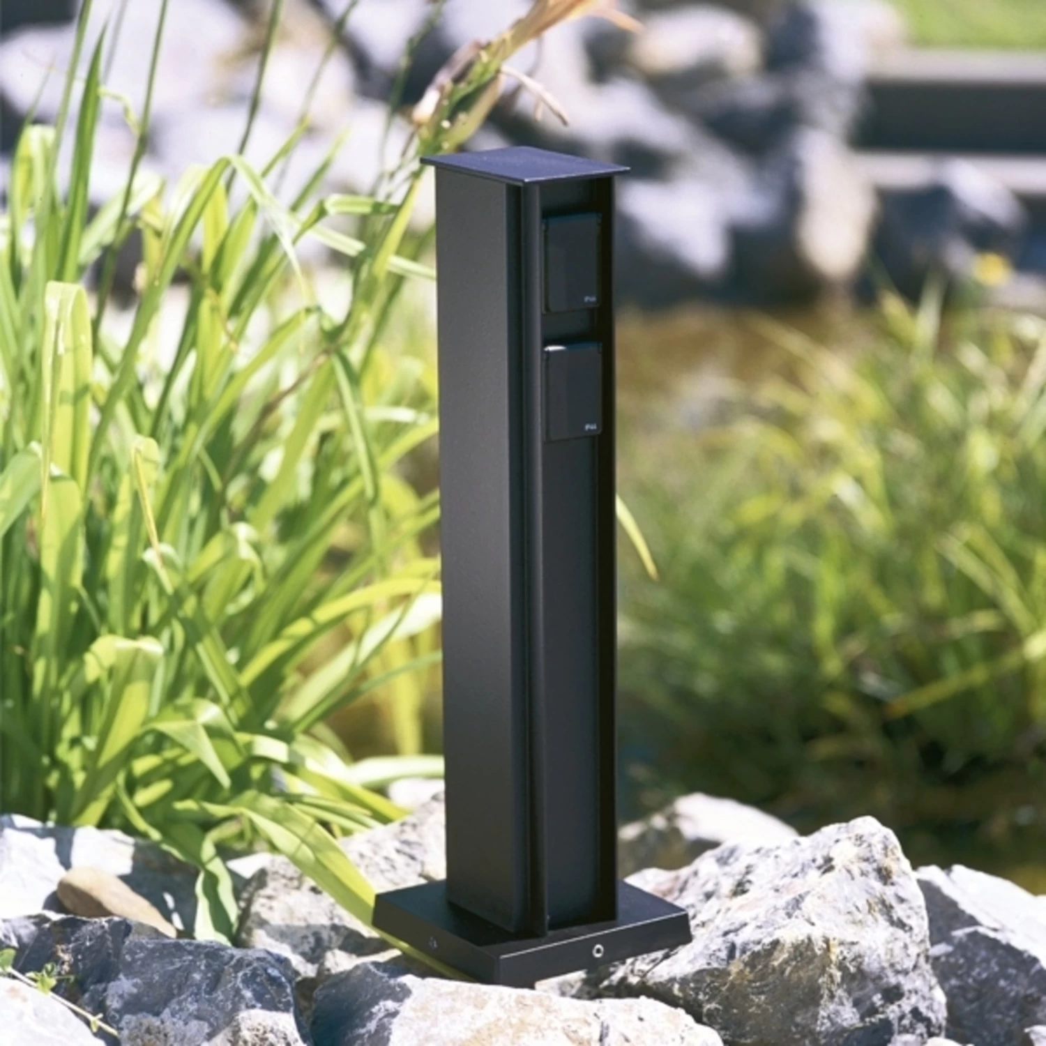 4-fach Steckdosensäule, Schwarz