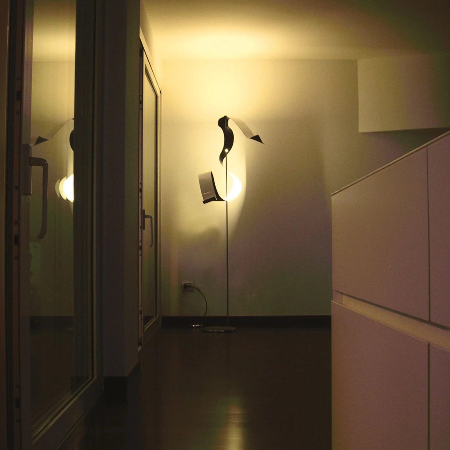 Knikerboker Curve LED-Stehlampe Mit Blattsilber – Bild 4