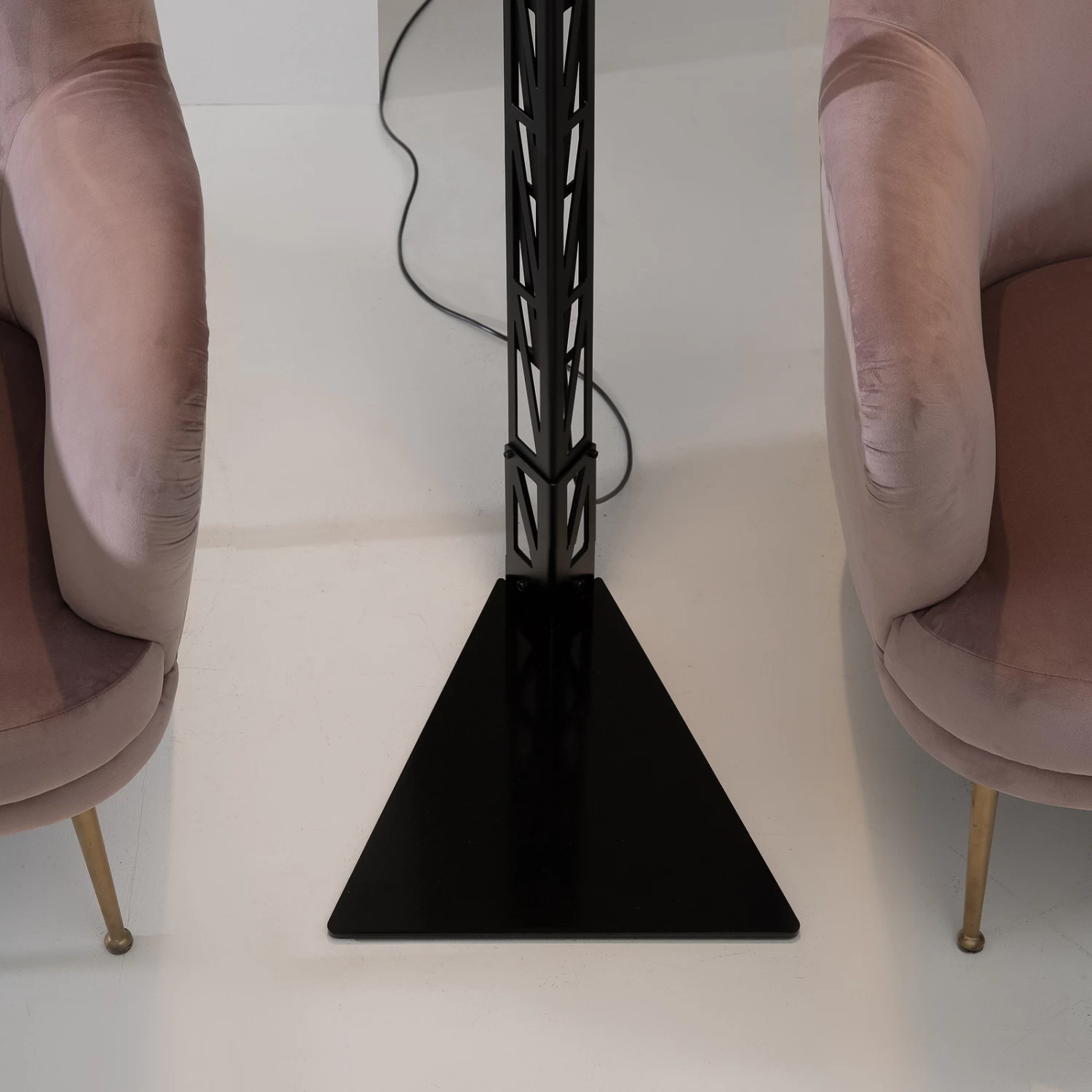 Karman Fireman LED-Stehleuchte 2.700 K – Bild 6