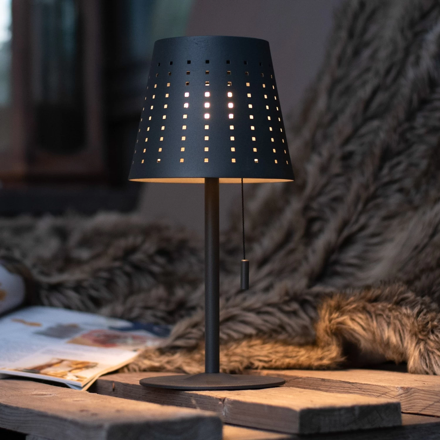 LED-Tischlampe Mandy USB-Anschluss, Solar, Schwarz – Bild 2