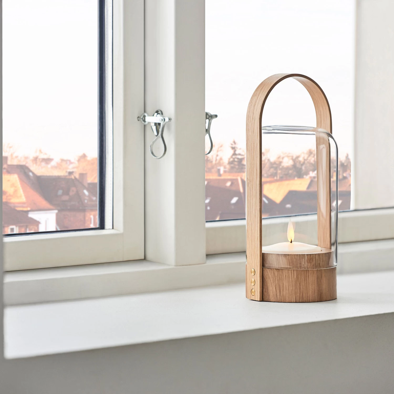 LE KLINT Candle Light LED-Laternenleuchte, Eiche – Bild 2