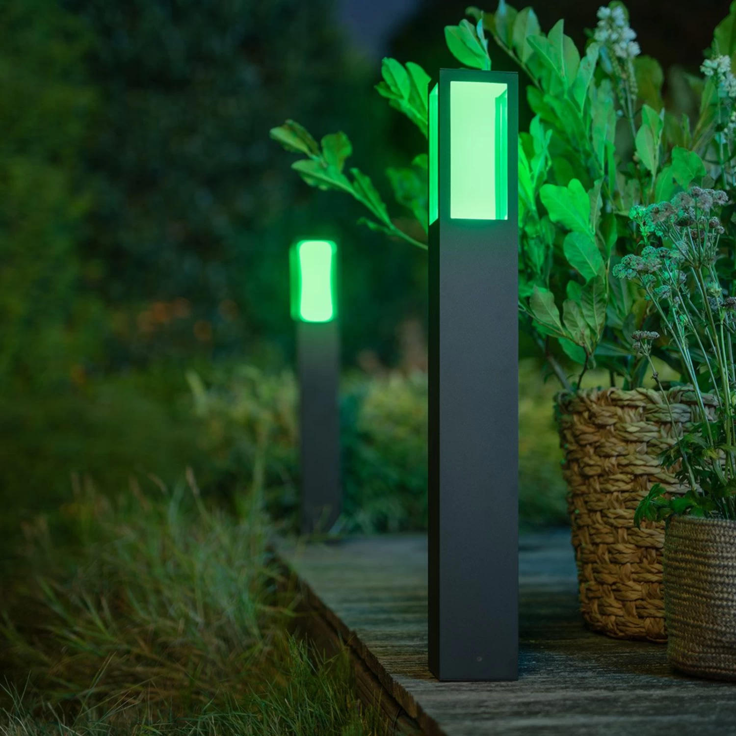 Philips Hue White+Color Impress LED-Wegeleuchte – Bild 2