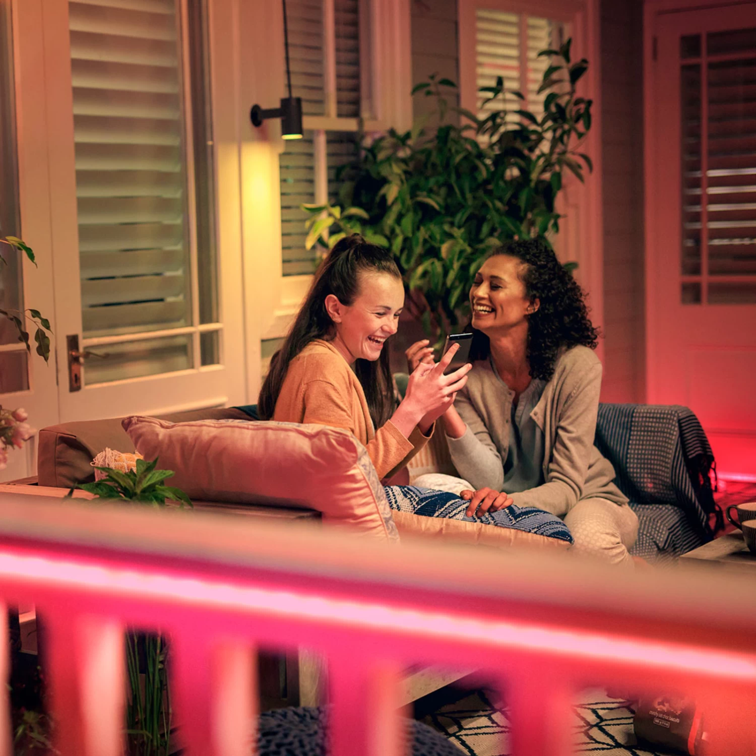 Philips Hue Lightstrip Outdoor 2m White & Color – Bild 6