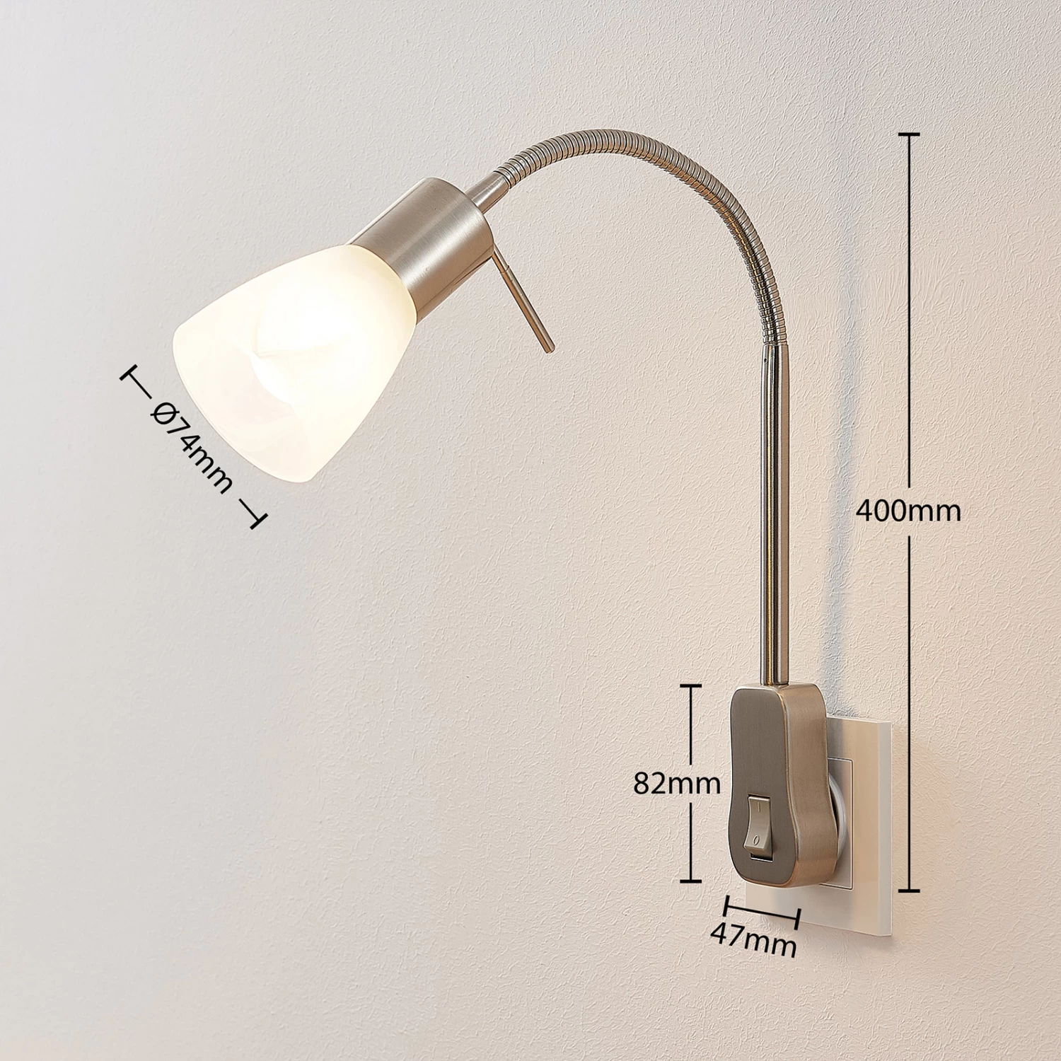 Lindby Nevyana Steckdosenlampe, Flexarm, Schalter – Bild 4