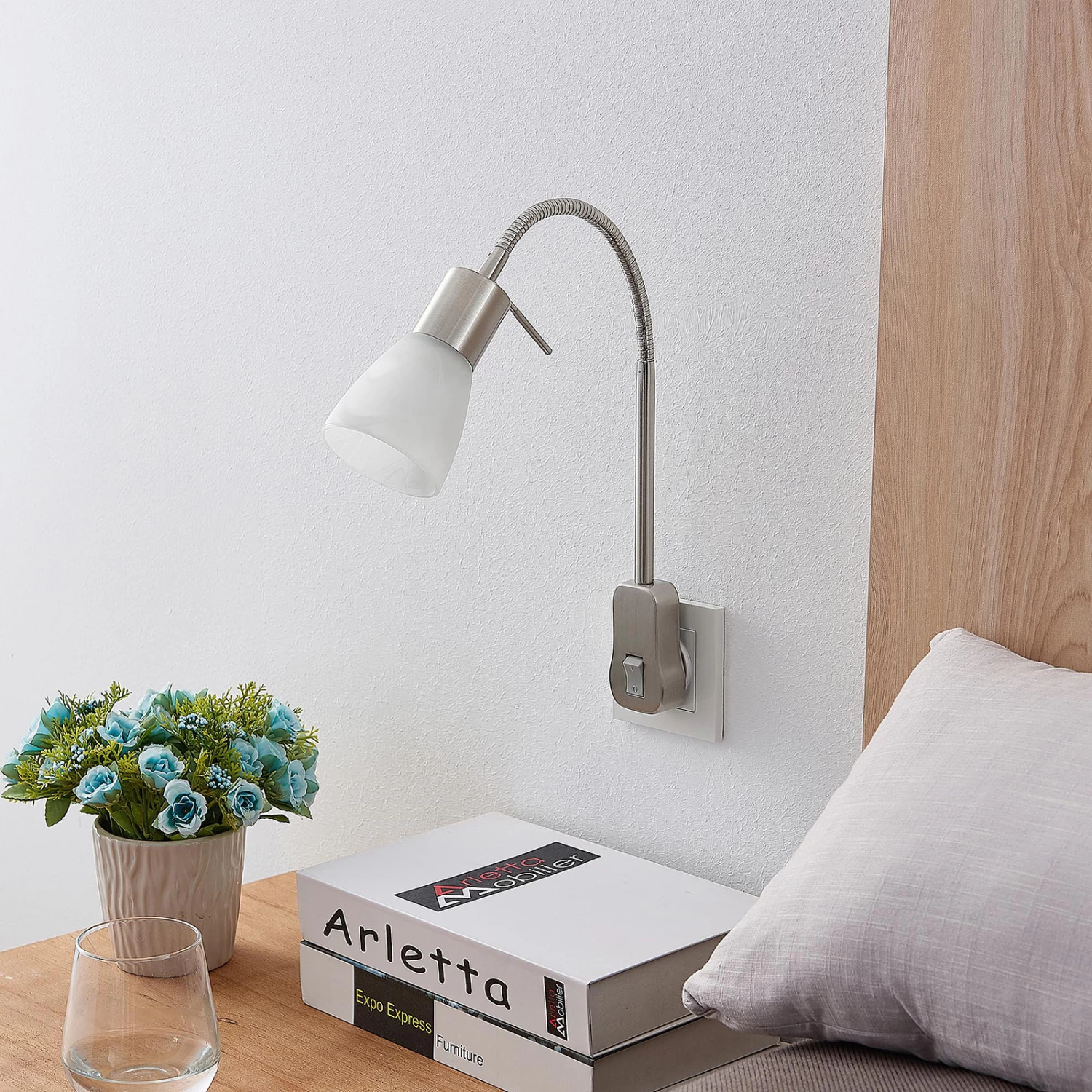 Lindby Nevyana Steckdosenlampe, Flexarm, Schalter – Bild 5