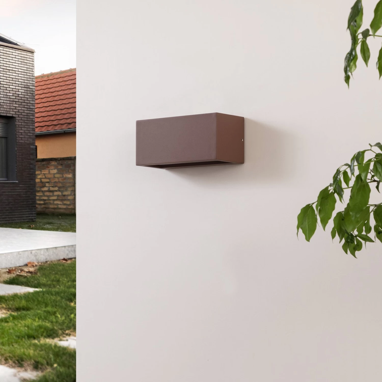 Lucande Eckige Außenwandleuchte Bente, Rostfarben – Bild 2