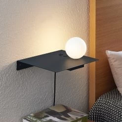 Lindby Pumari Wandleuchte, Leuchtkugel Rechts