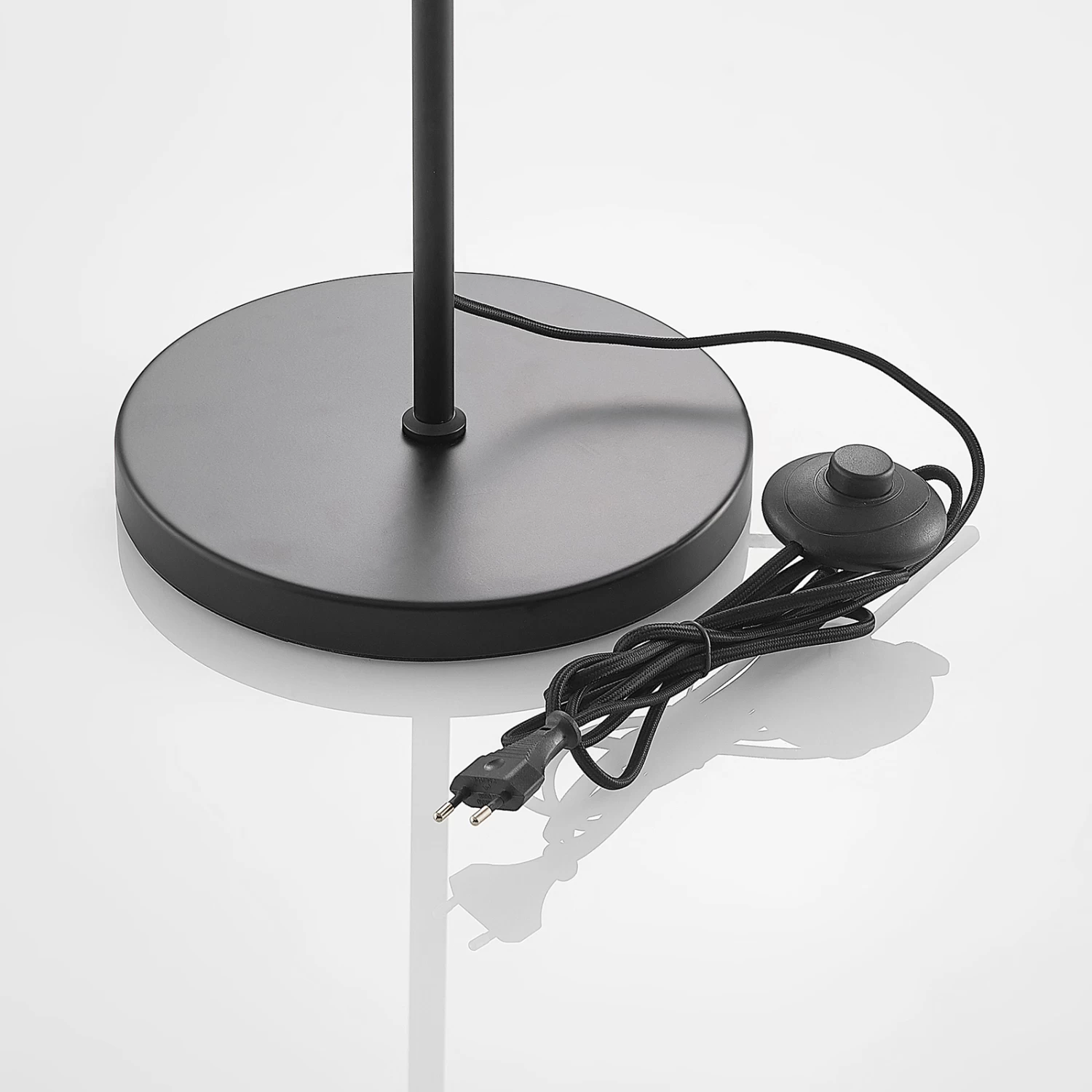 Lindby Colten Stehleuchte, Spirale, Schwarz, Gold – Bild 8