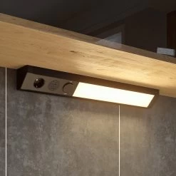 Arcchio Ekam LED-Unterbaulampe, USB, Schwarz