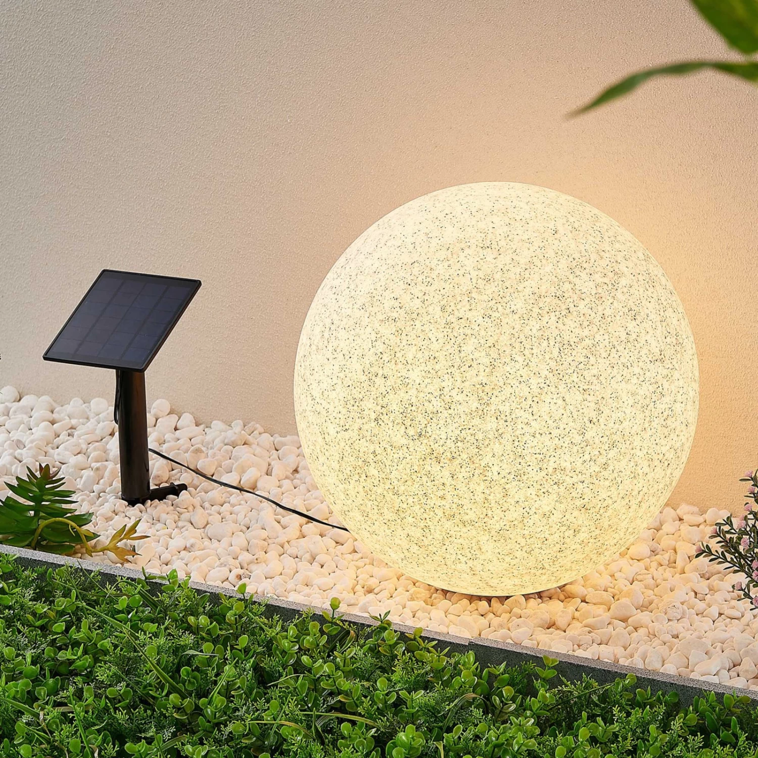 Lindby Hamela LED-Solar-Dekoleuchte, RGB, 40 Cm