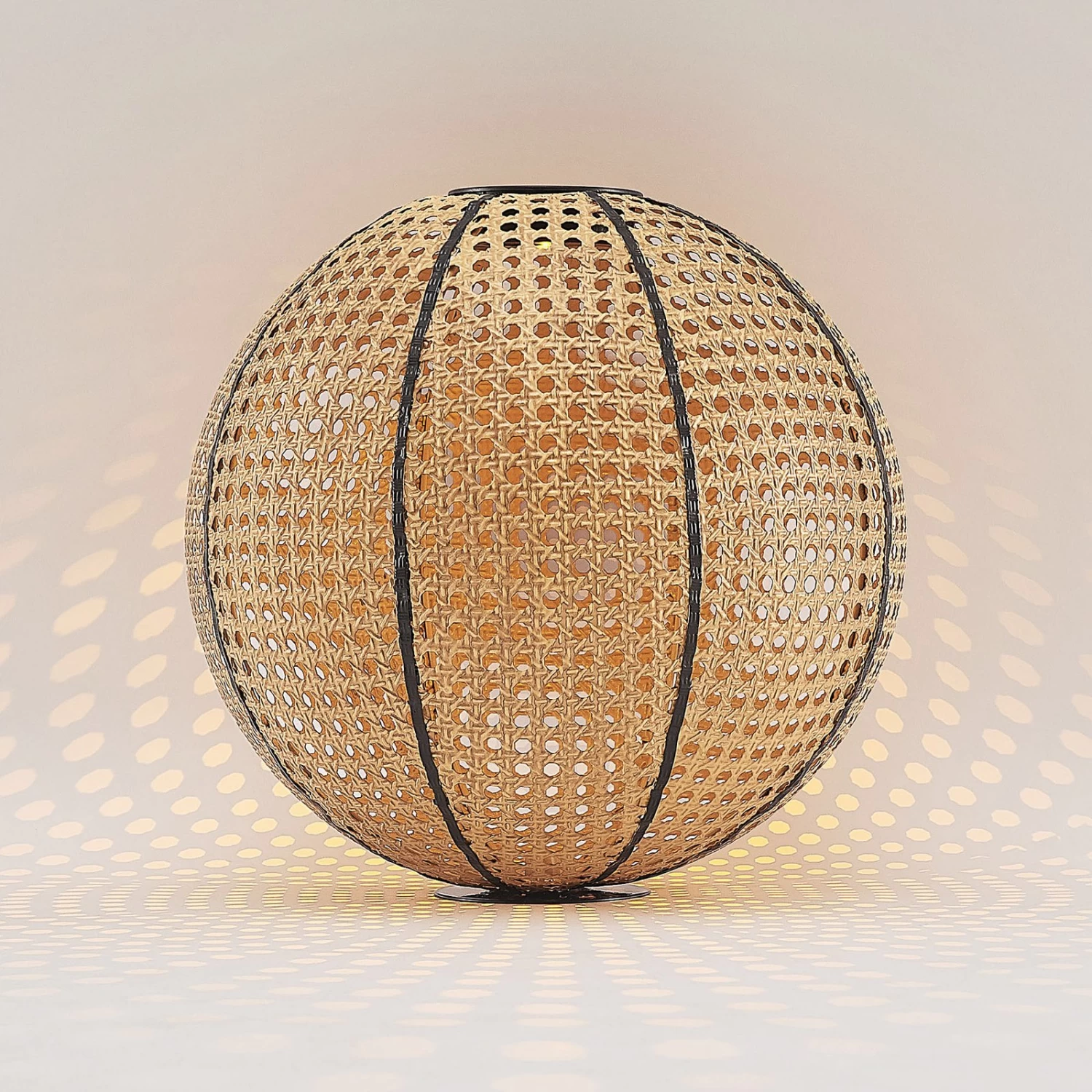 Lindby Lemark LED-Solarleuchte, Kugel, Erdspieß – Bild 5