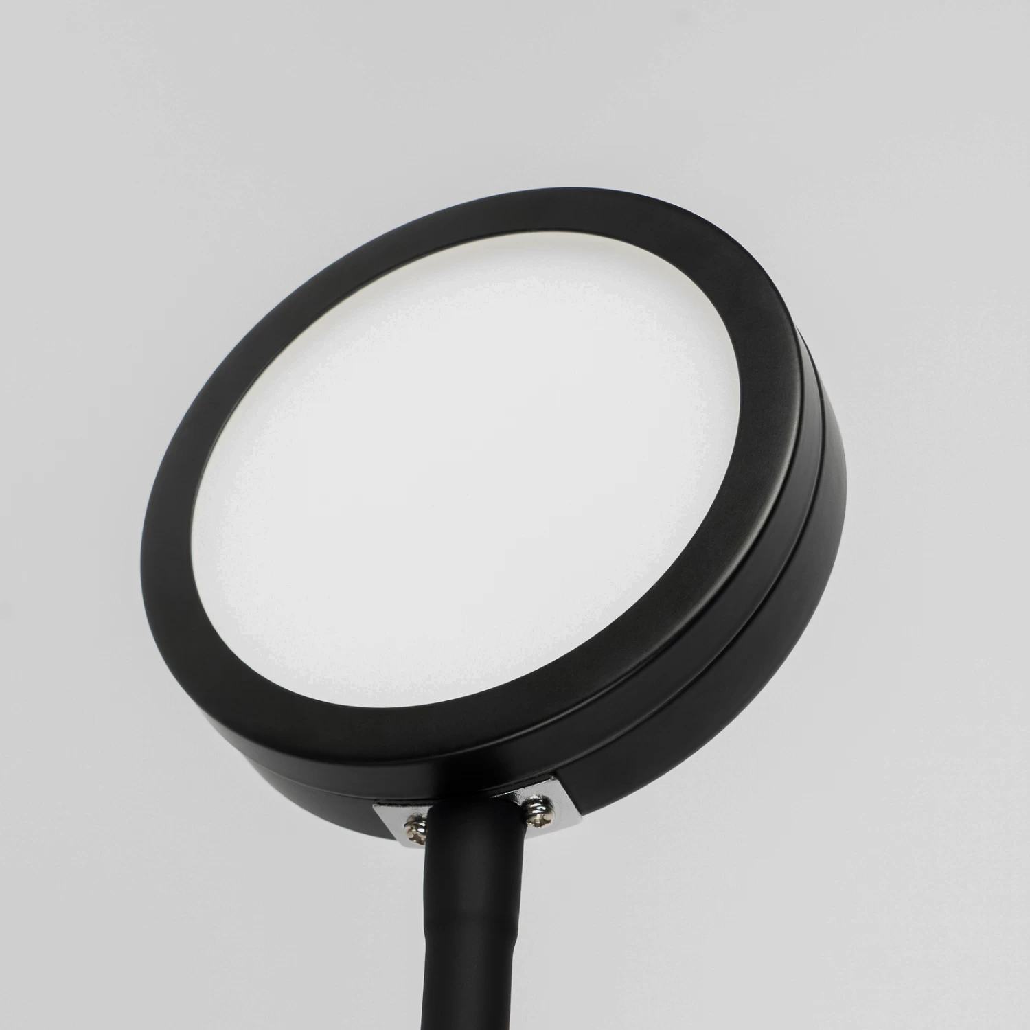 Lindby Toulin LED-Steckerleuchte, Flexarm, Schwarz – Bild 4