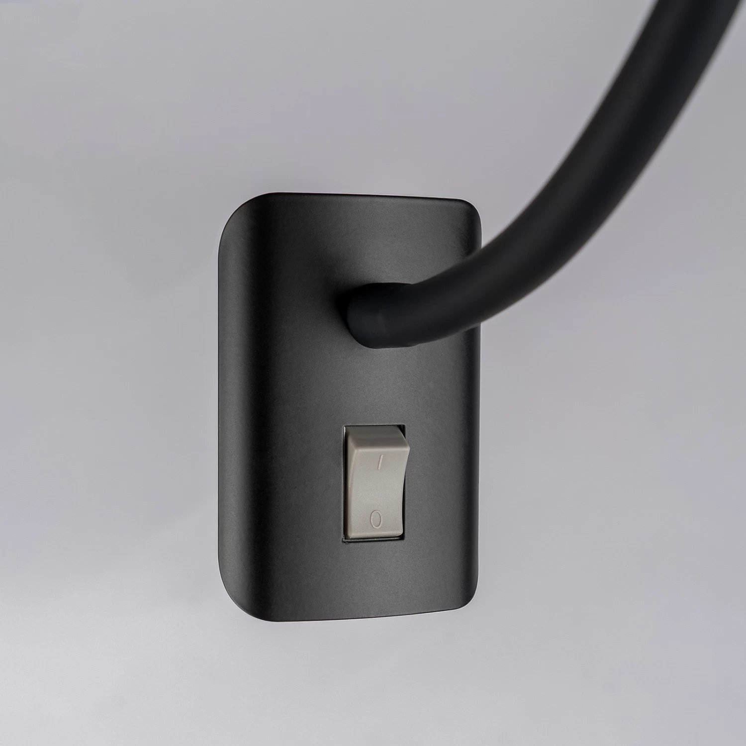 Lindby Toulin LED-Steckerleuchte, Flexarm, Schwarz – Bild 5